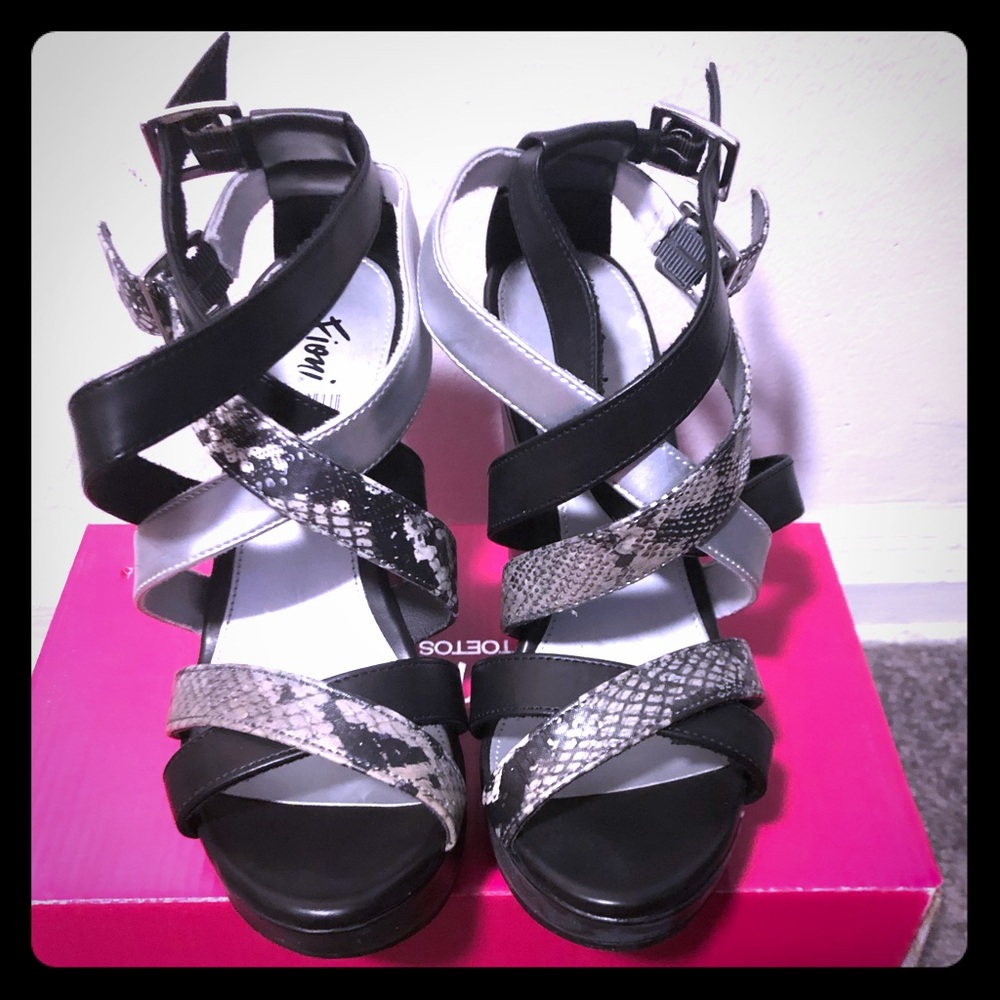 Summer wedges